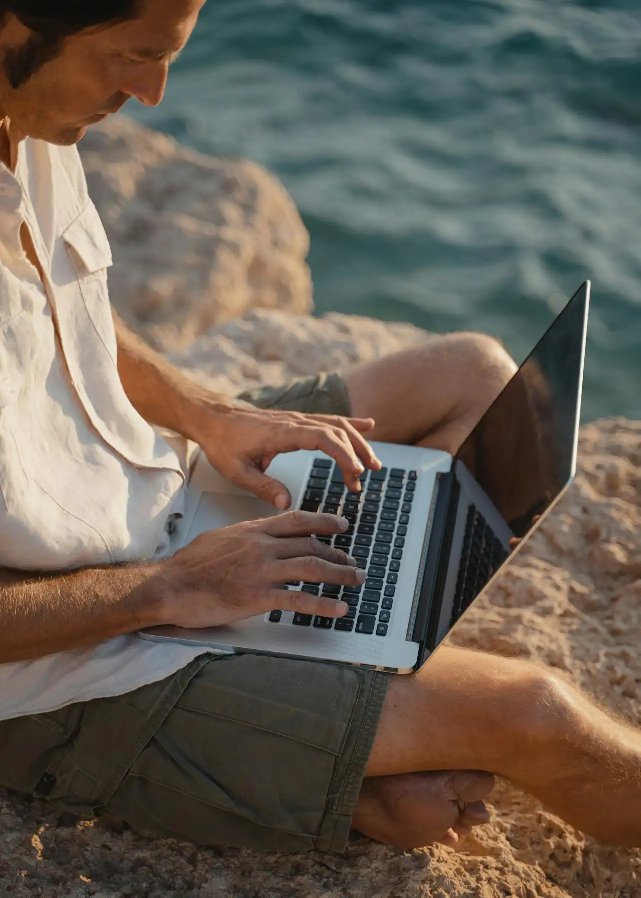 Image of digital nomad working outdoor