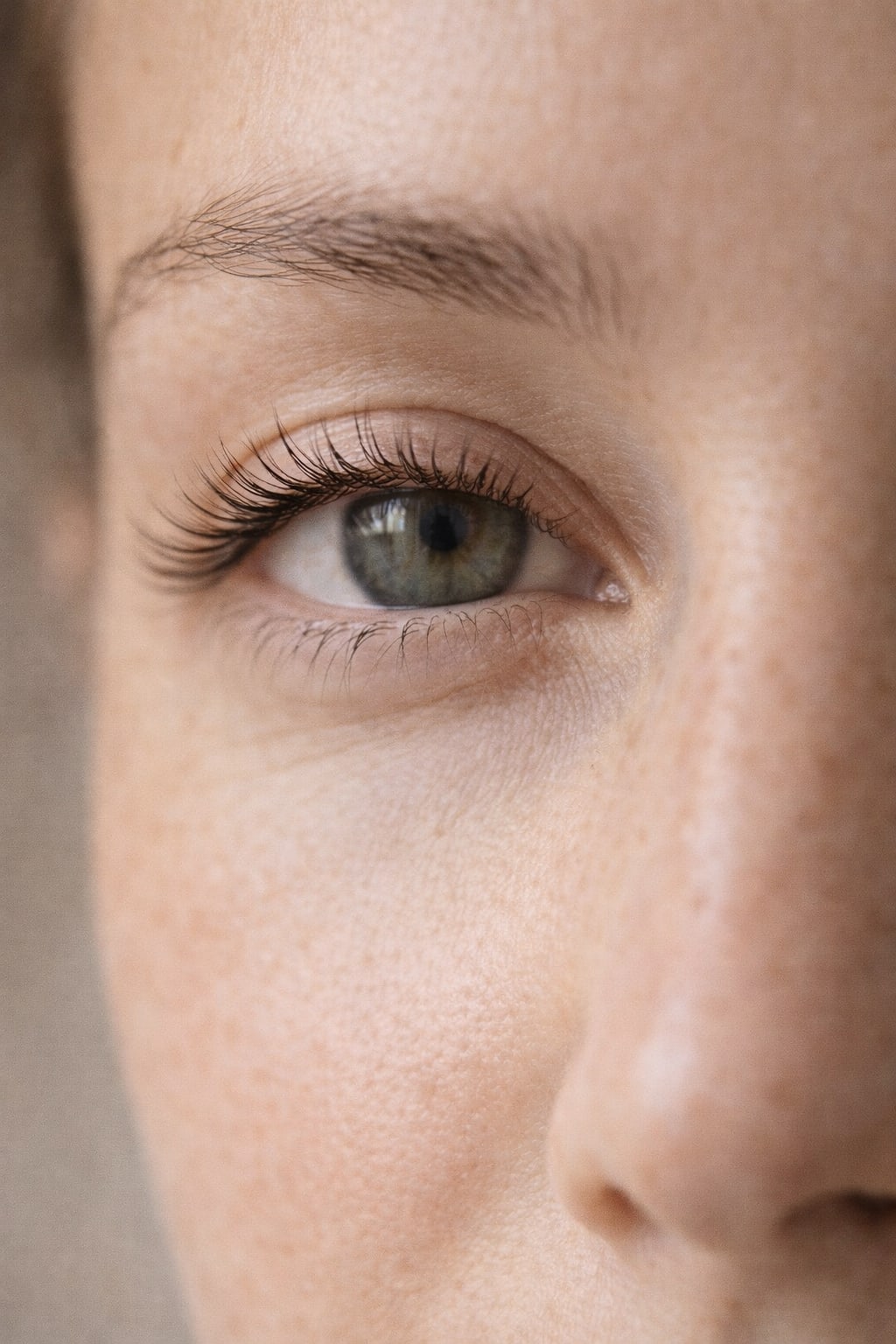 Wimpern und Augenbrauen bei Na Beauty Spa Berlin