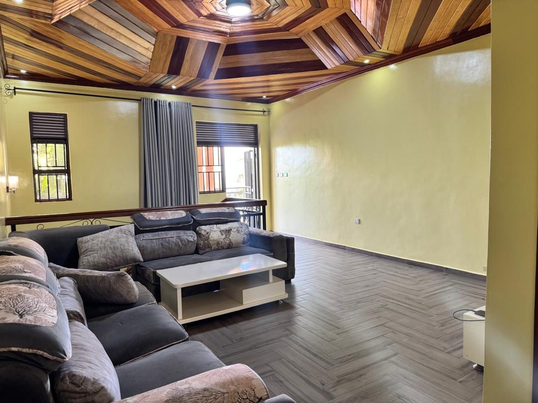 Fully furnish 4 bedroom En-suite Apartment