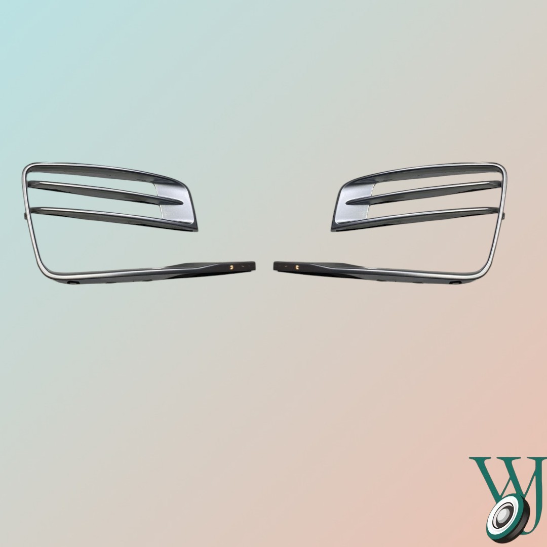 FOG LAMP COVER 2022 Vogue SVA RIGHT