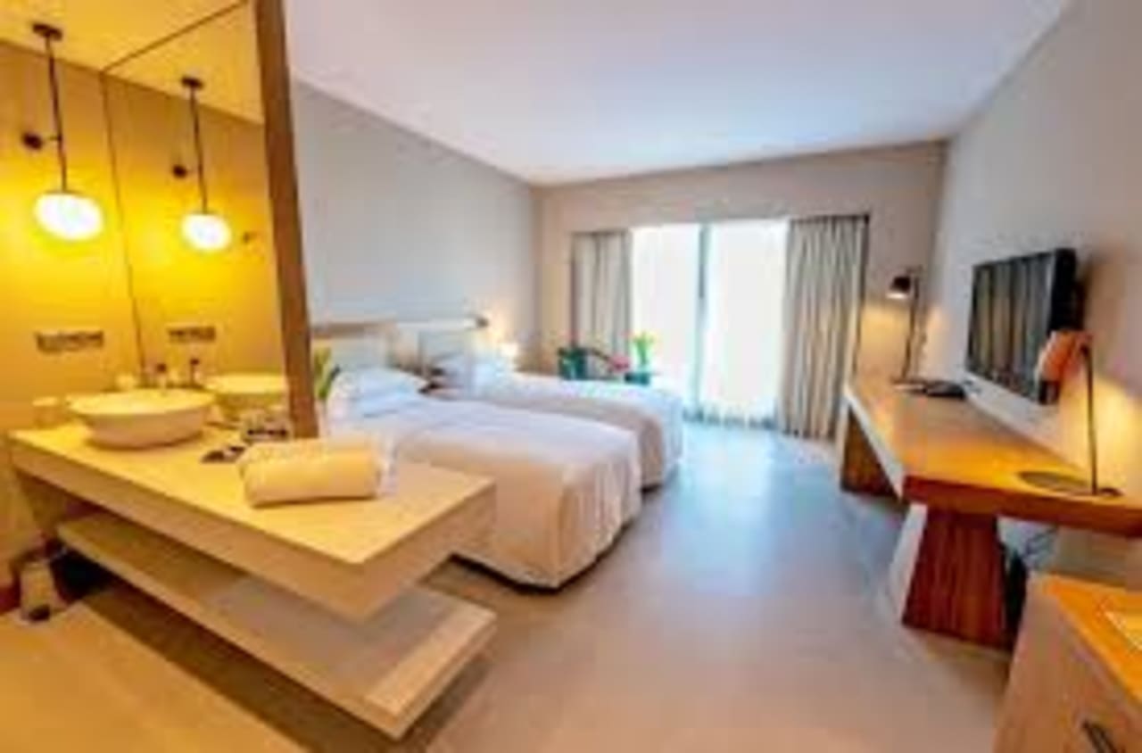Hotel vadhushala