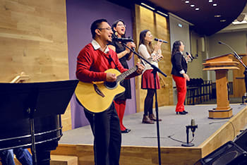students singing