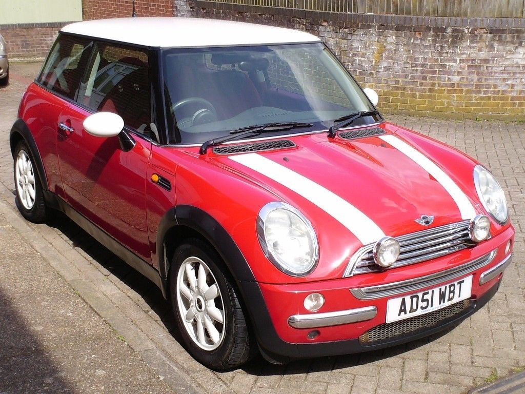 Photo of Red Y Reg BMW MINI Cooper R50 Registration Number AD51WBT image 3