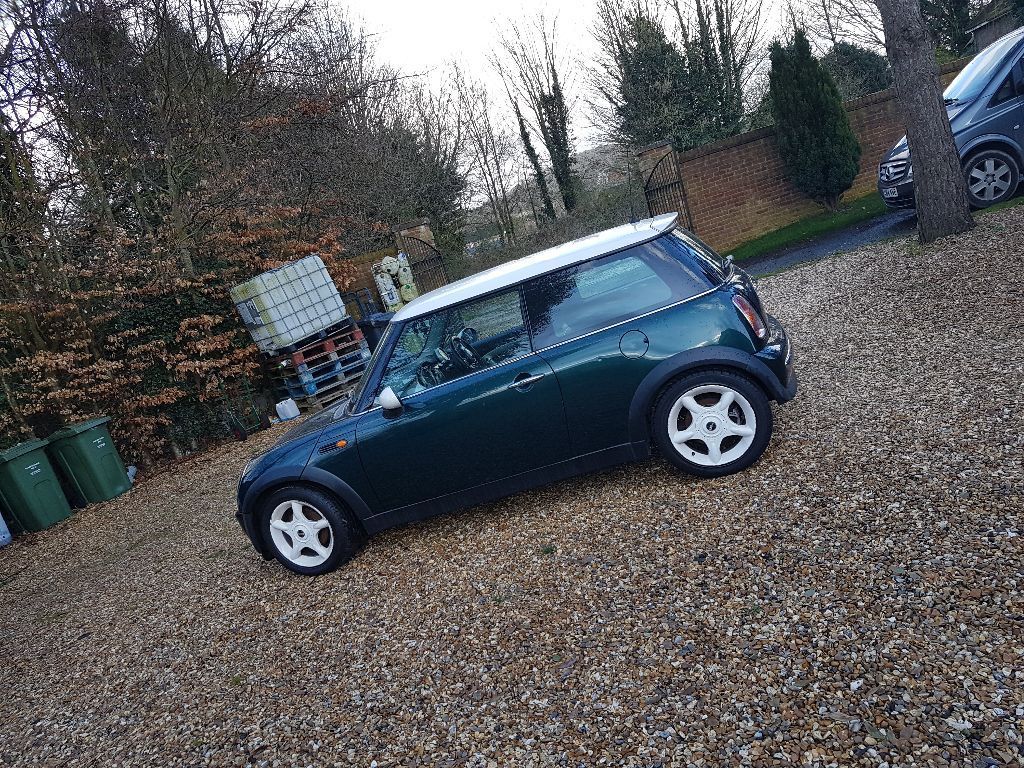 Photo of Green Y Reg BMW MINI Cooper R50 Registration Number AM51UAJ image 2