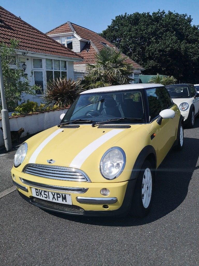 Photo of Yellow Y Reg BMW MINI Cooper R50 Registration Number BK51XPM image 1