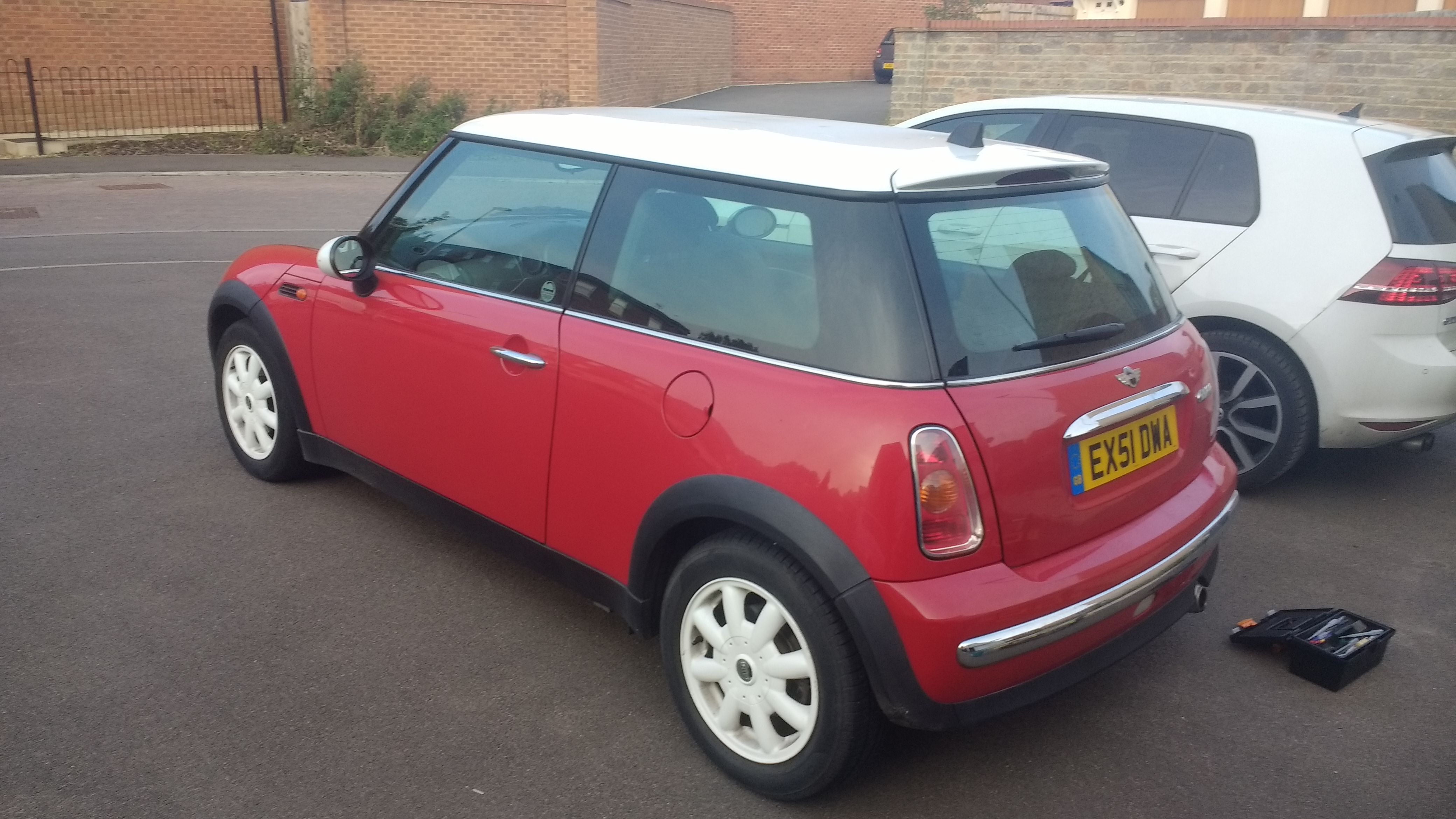 Photo of Red Y Reg BMW MINI Cooper R50 Registration Number EX51DWA image 1