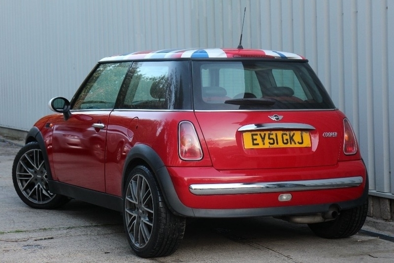 Photo of Red Y Reg BMW MINI Cooper R50 Registration Number EY51GKJ image 3