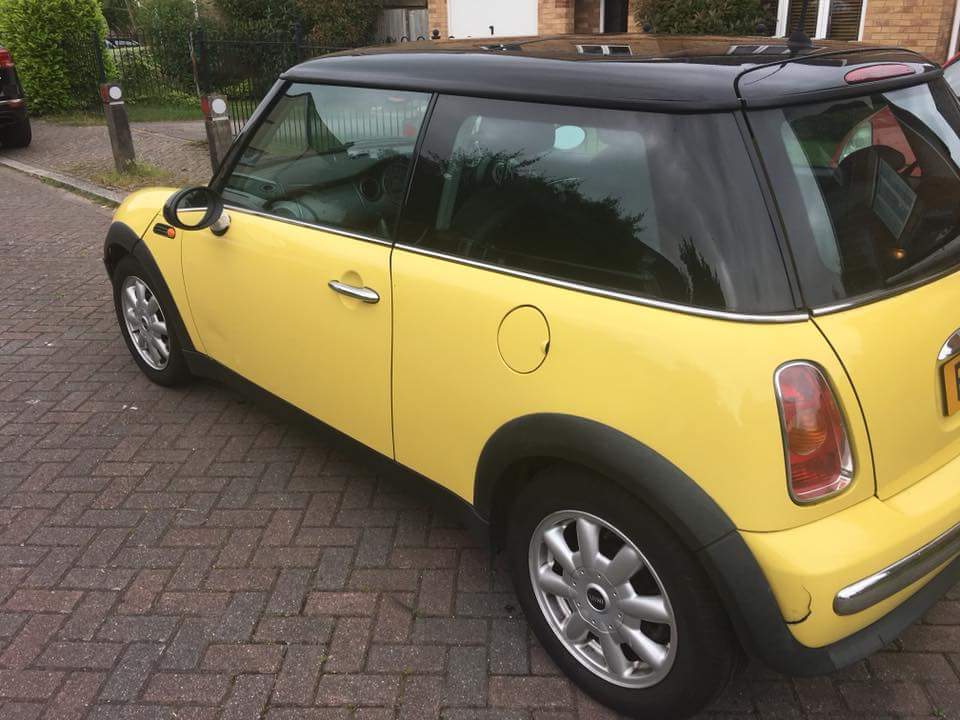 Photo of Yellow Y Reg BMW MINI Cooper R50 Registration Number FV51AUJ image 2