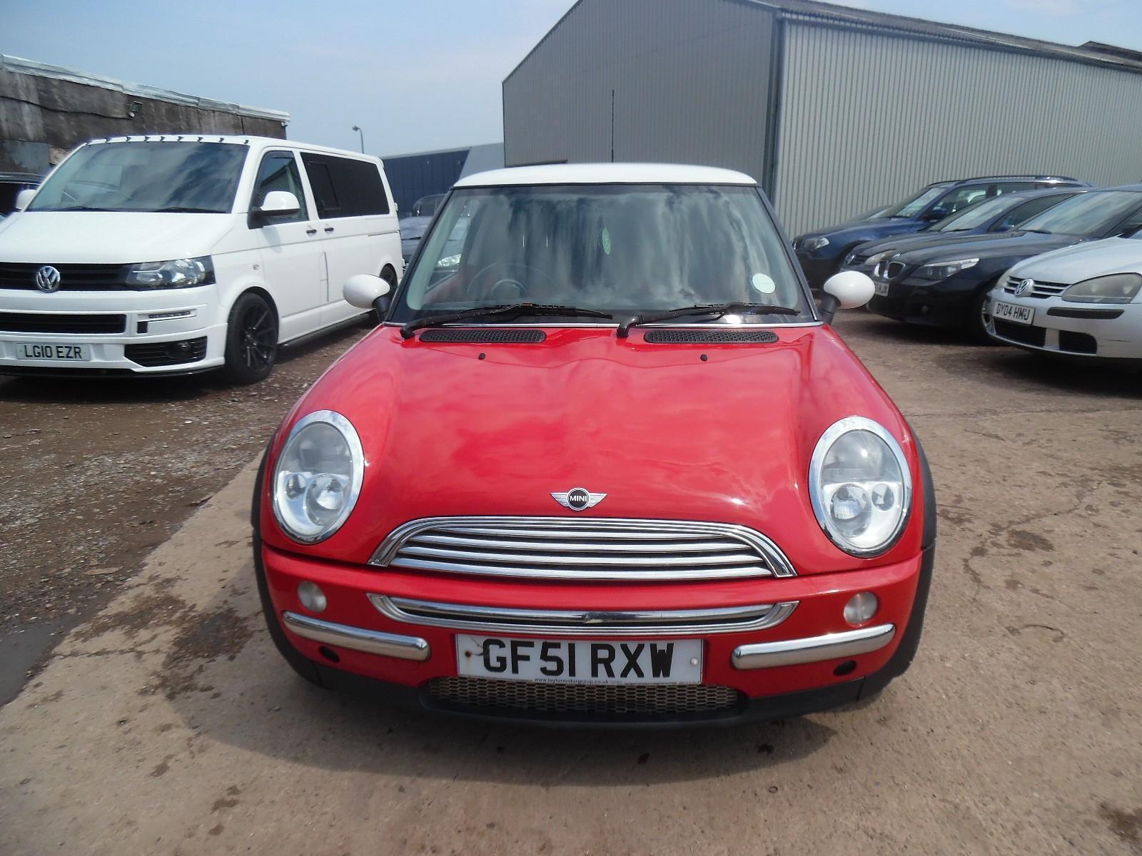 Photo of Red Y Reg BMW MINI Cooper R50 Registration Number GF51RXW image 2