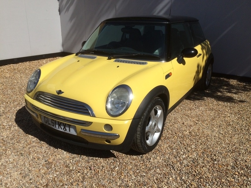 Photo of Yellow Y Reg BMW MINI Cooper R50 Registration Number GL51KXT image 1