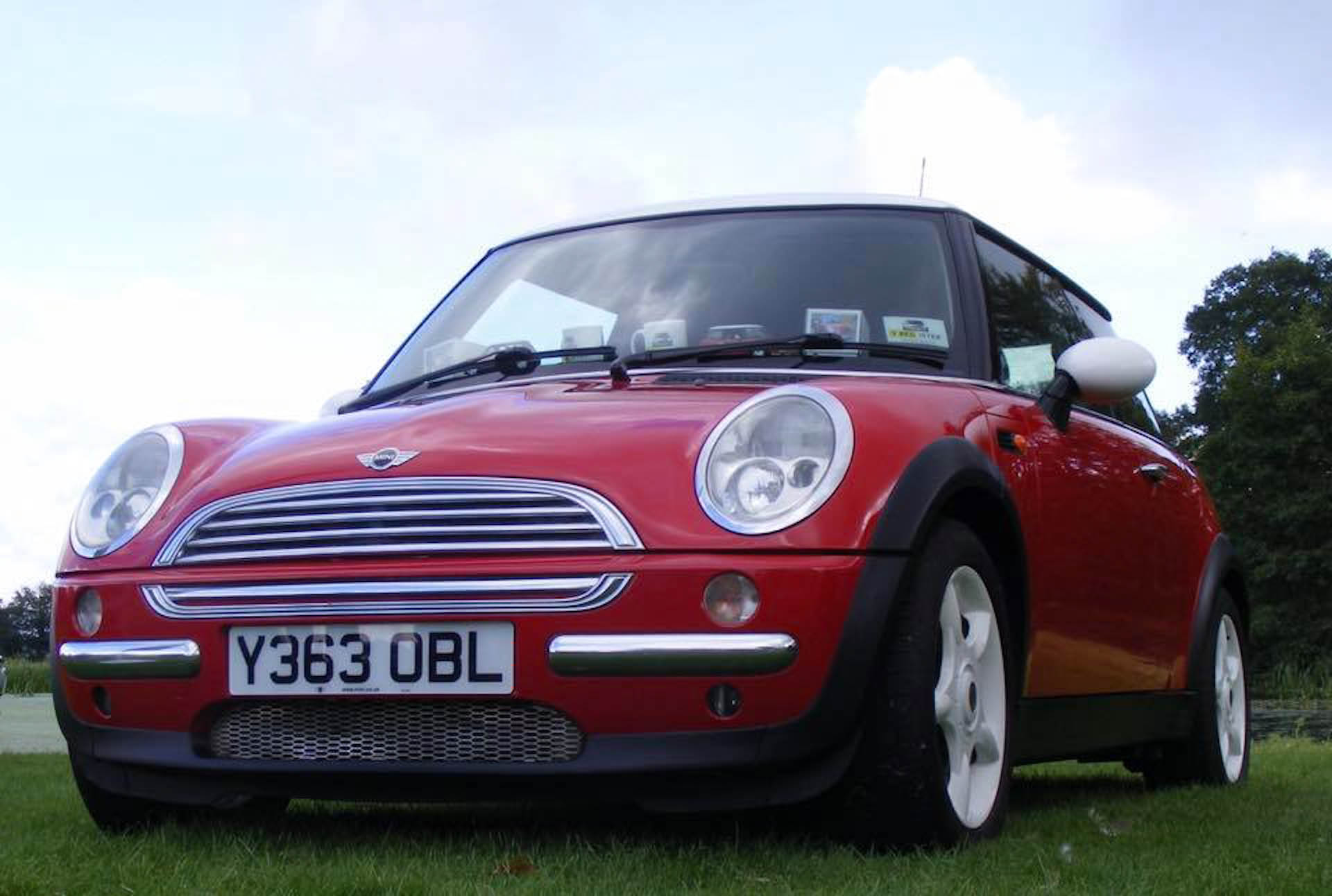 Photo of Red Y Reg BMW MINI Cooper R50 Registration Number Y363OBL image 3