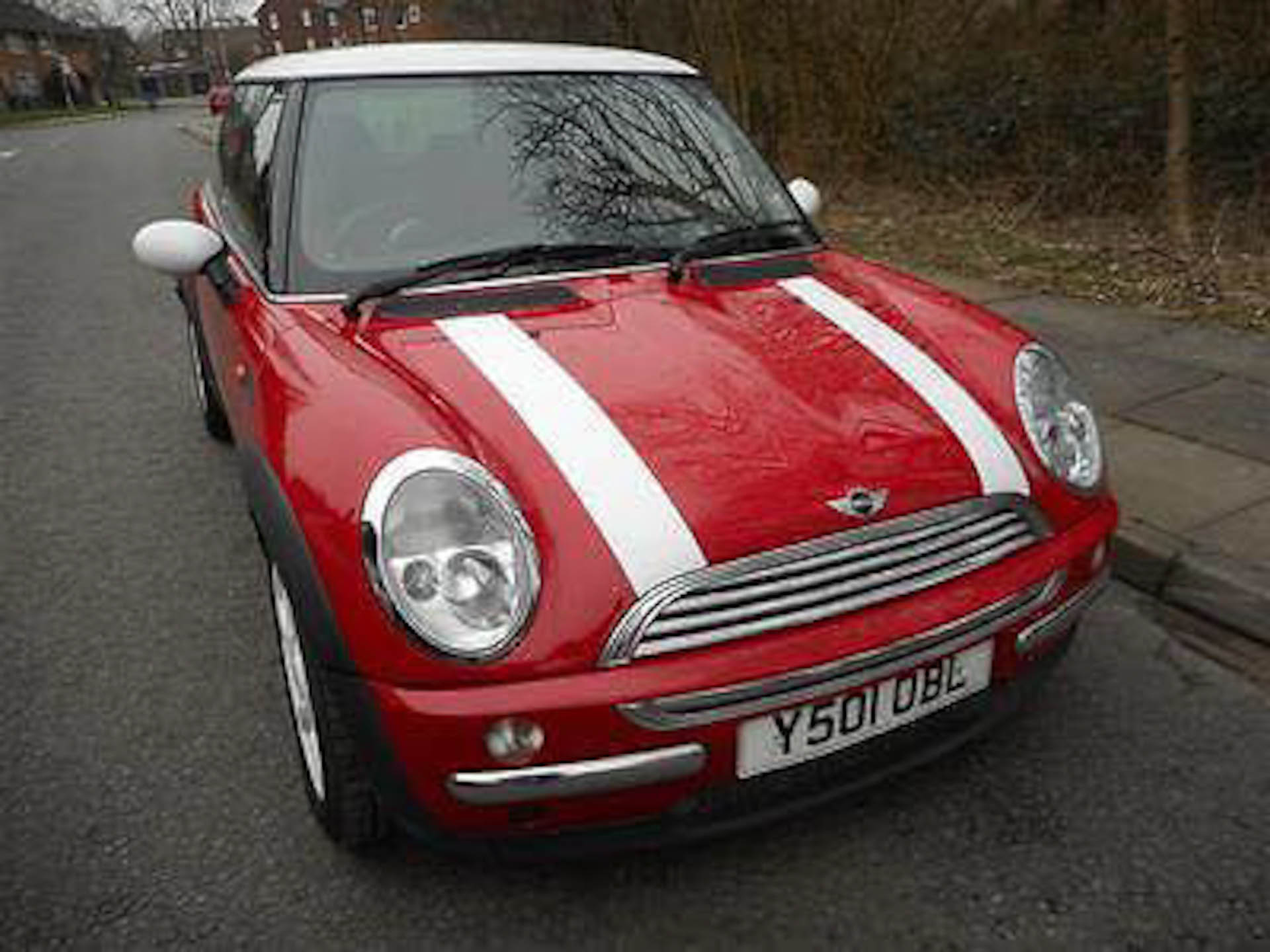 Photo of Red Y Reg BMW MINI Cooper R50 Registration Number Y501OBL image 1