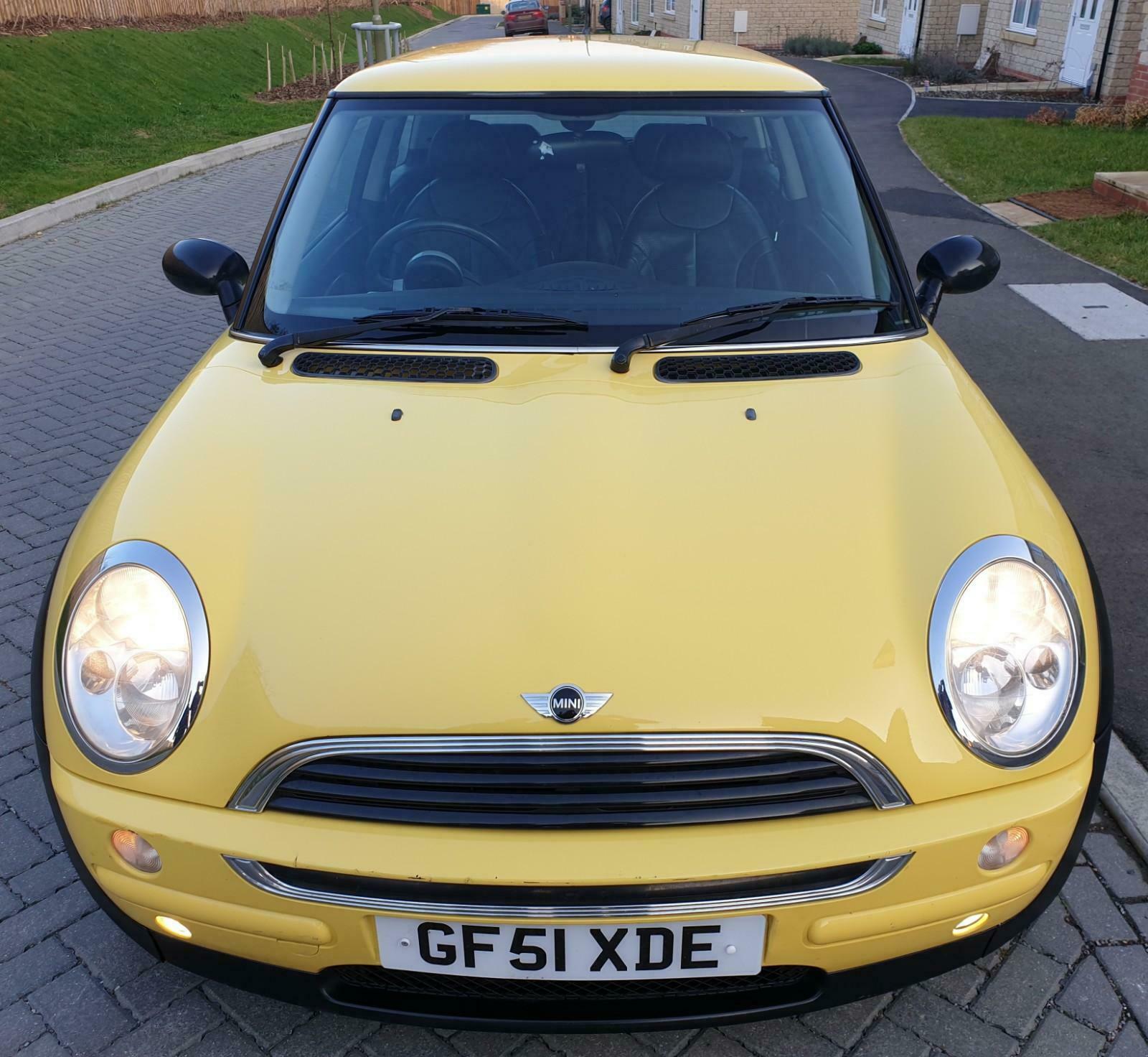 Photo of Yellow Y Reg BMW MINI ONE R50 Registration Number GF51XDE image 2