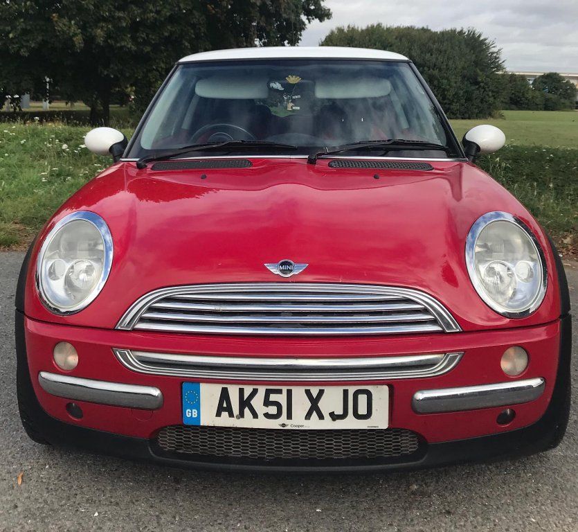 Photo of Red Y Reg BMW MINI Cooper R50 Registration Number AK51XJO image 2