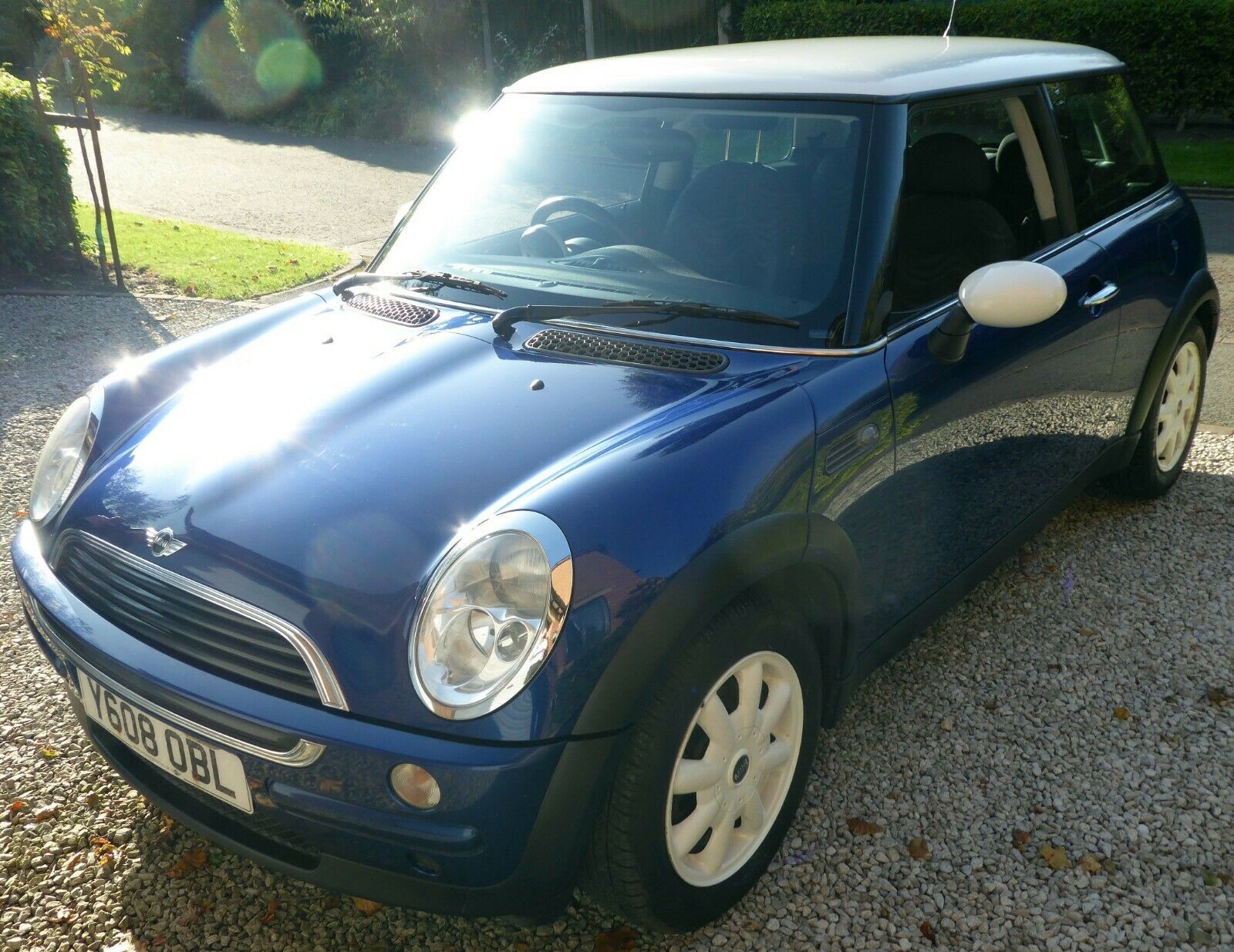 Photo of Blue Y Reg BMW MINI ONE R50 Registration Number Y608OBL image 2