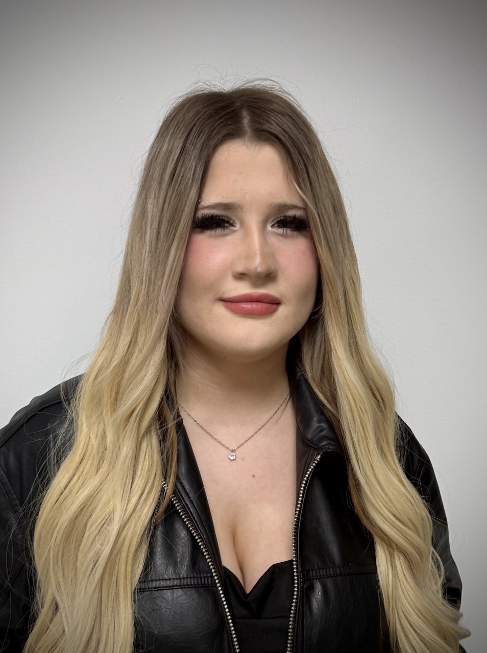 Valeria — Hairdresser Assistant