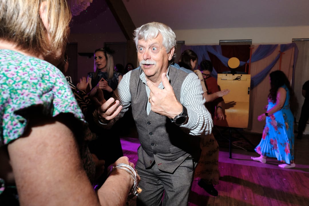 S_S_Normanton_on_Soar_Wedding_455_websize_hjpw8v