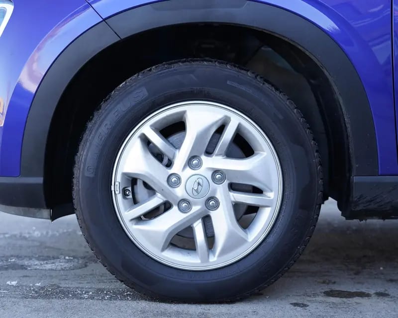 2023 HYUNDAI Venue SEL, Limited — photo 9