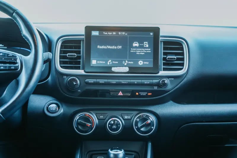 2023 HYUNDAI Venue SEL, Limited — photo 17