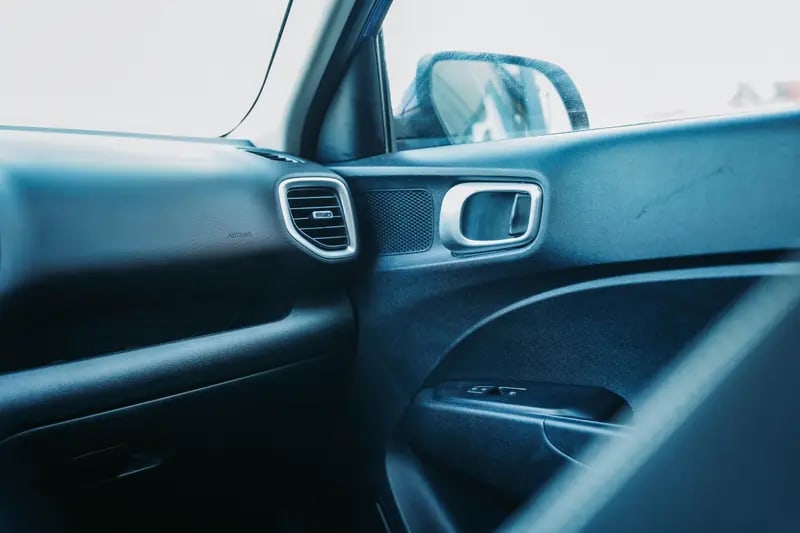 2023 HYUNDAI Venue SEL, Limited — photo 18