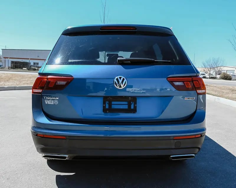 2019 VOLKSWAGEN Tiguan 4Motion S — photo 6