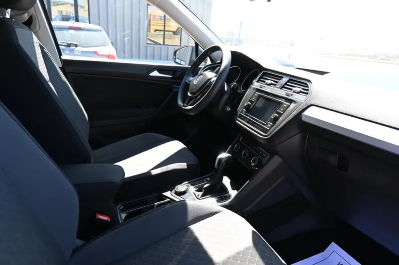 2019 VOLKSWAGEN Tiguan 4Motion S — photo 10