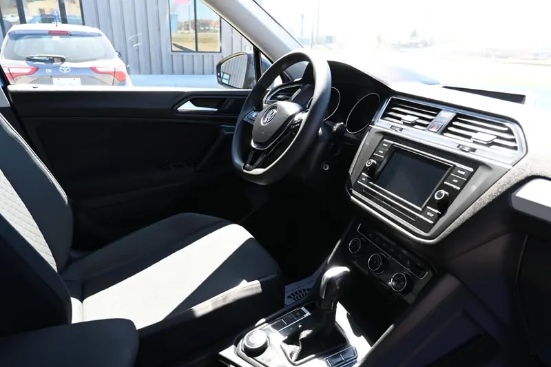 2019 VOLKSWAGEN Tiguan 4Motion S — photo 11