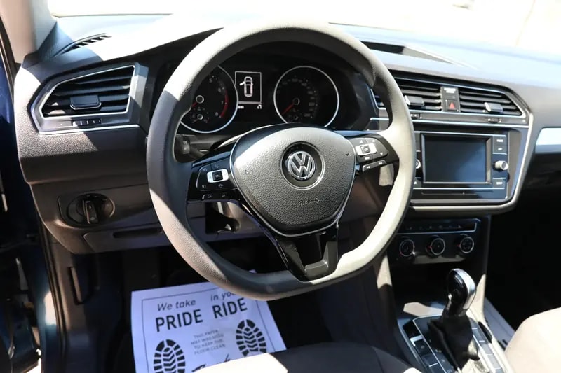 2019 VOLKSWAGEN Tiguan 4Motion S — photo 14
