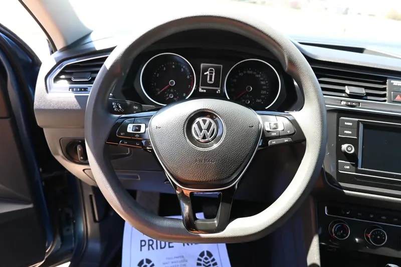 2019 VOLKSWAGEN Tiguan 4Motion S — photo 15