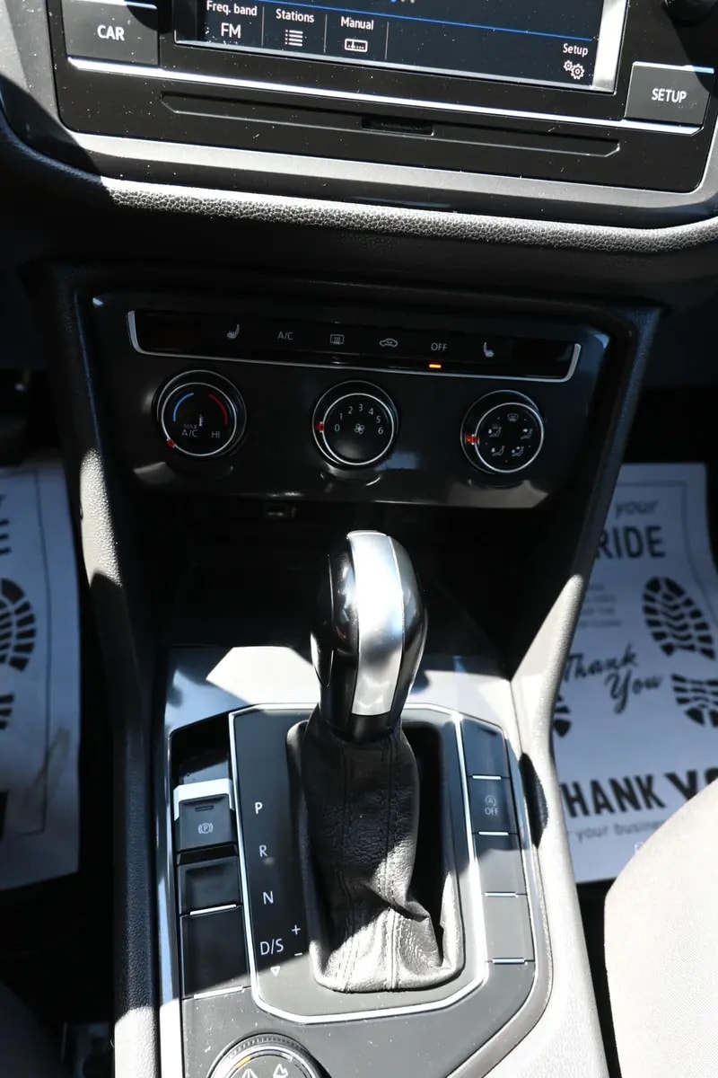 2019 VOLKSWAGEN Tiguan 4Motion S — photo 17