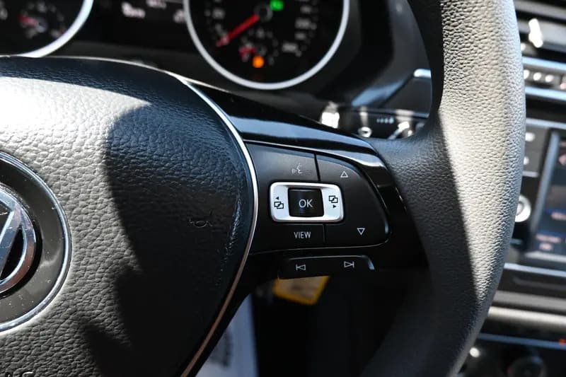 2019 VOLKSWAGEN Tiguan 4Motion S — photo 20