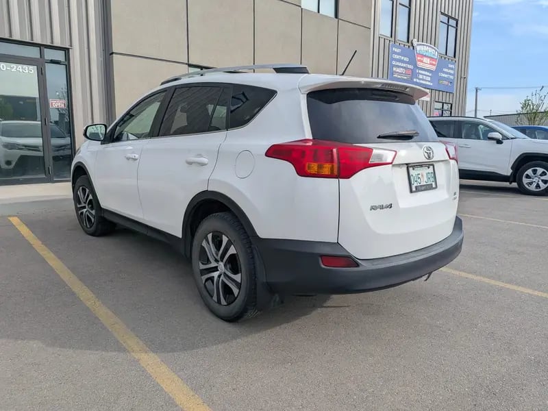 2015 TOYOTA RAV4 LE — photo 11