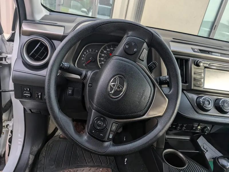 2015 TOYOTA RAV4 LE — photo 12