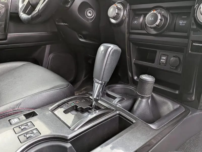 2016 TOYOTA 4Runner 4WD 4dr V6 SR5 — photo 17