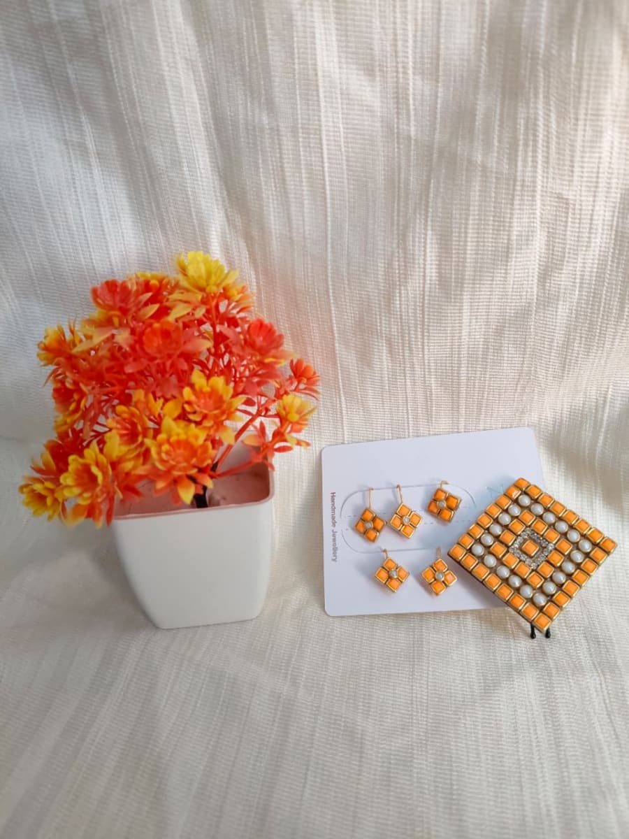 Square hair brooch