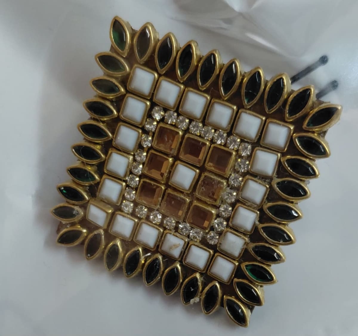 Square Shape with leaf hair brooch