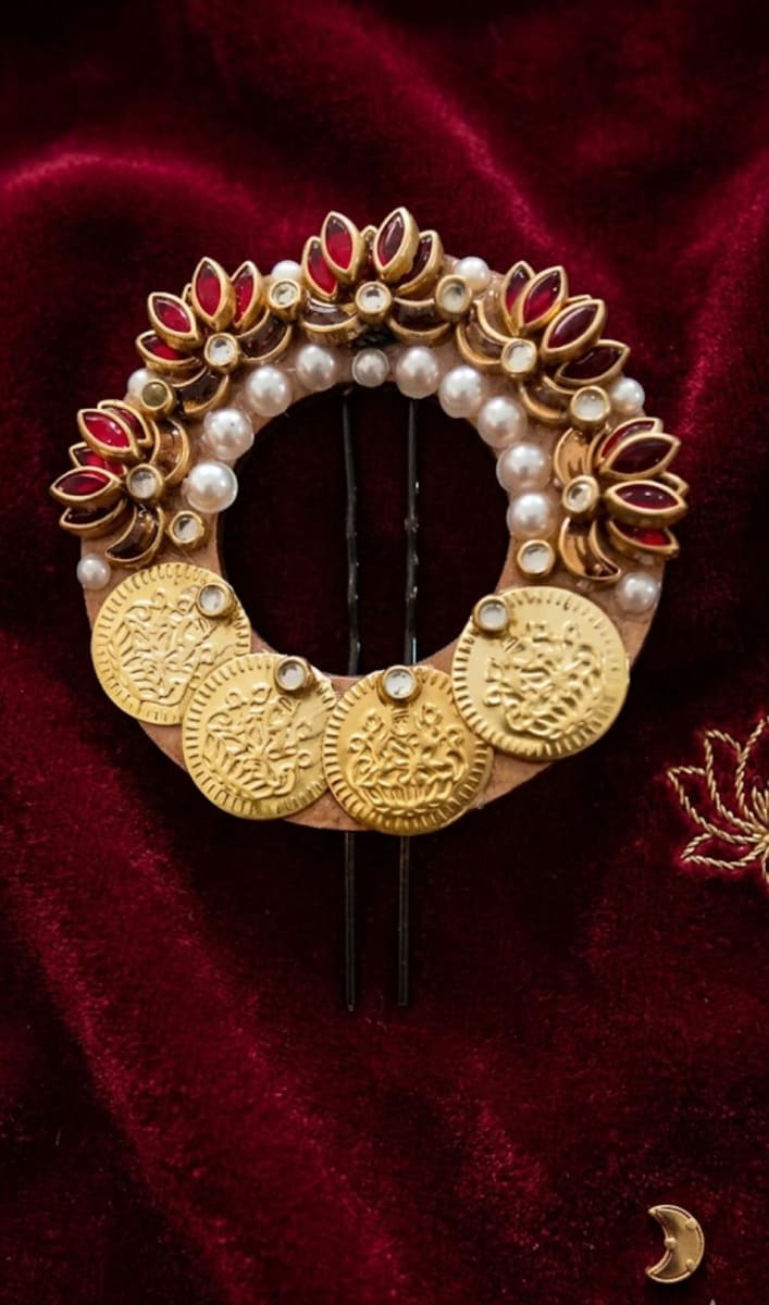 Casu and lotus hair brooch 3
