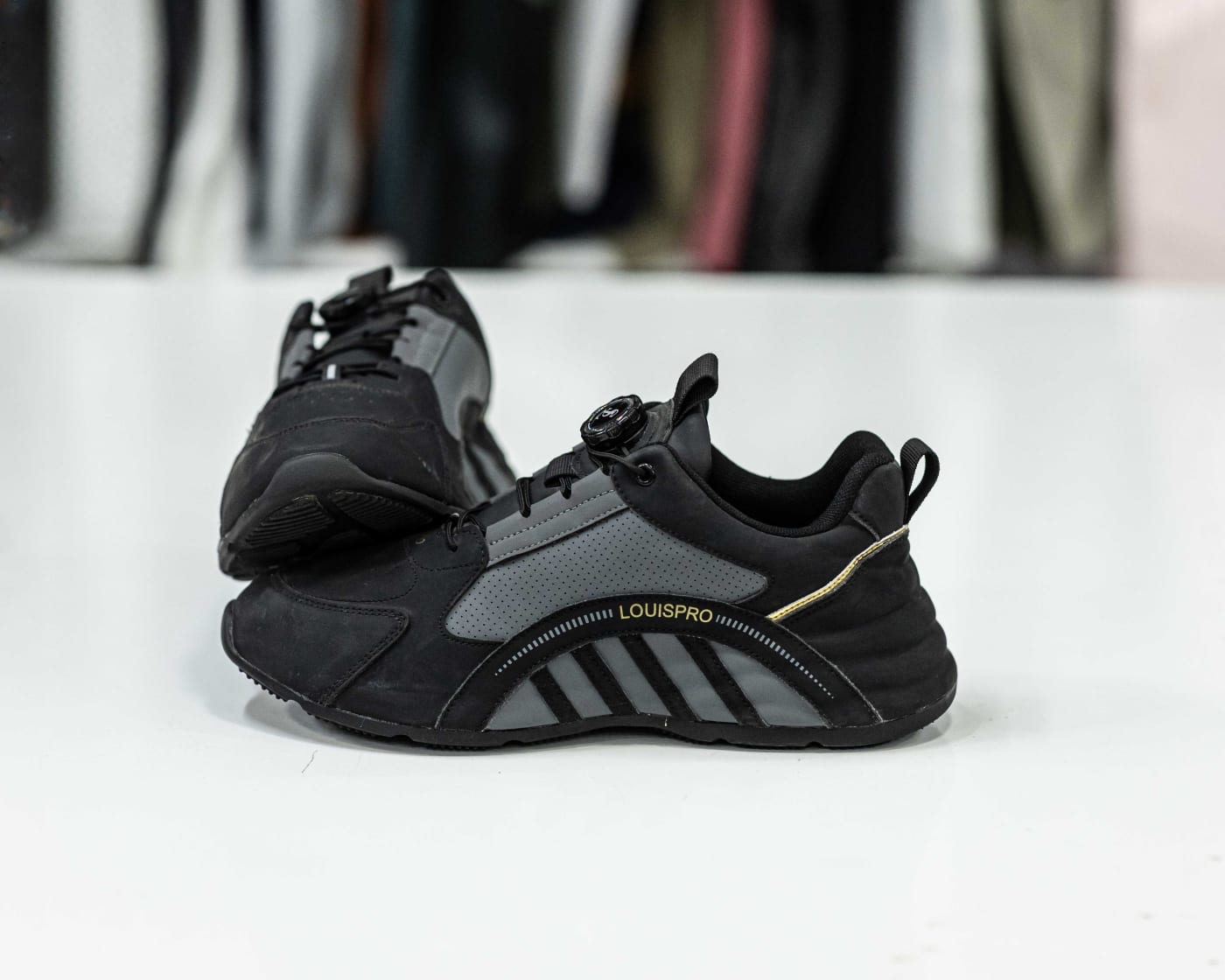 Black Trail Trainer