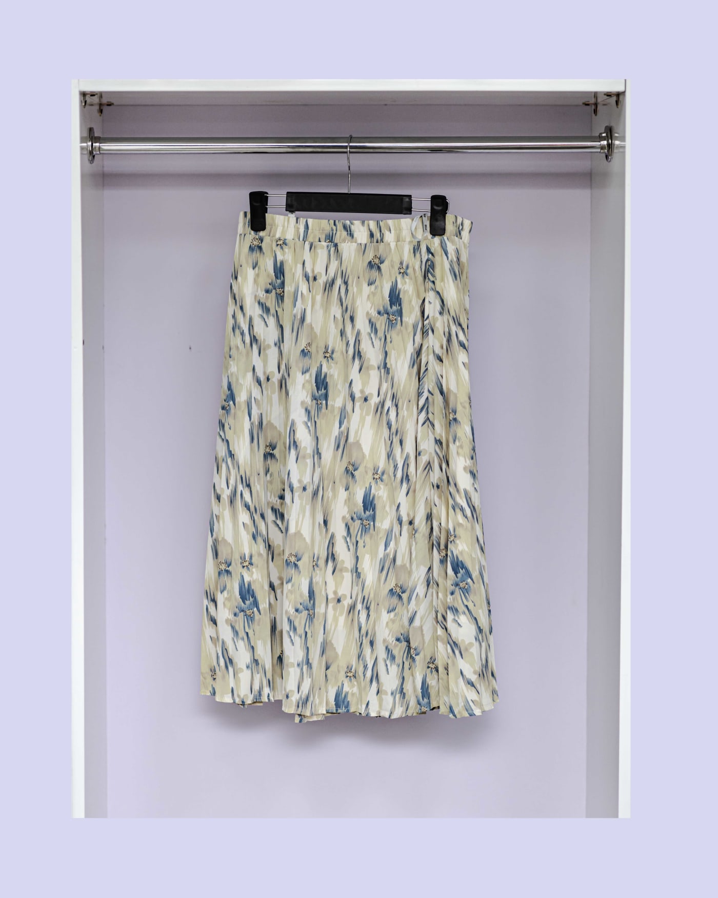 Leaf Print Pleated Midi Skirt