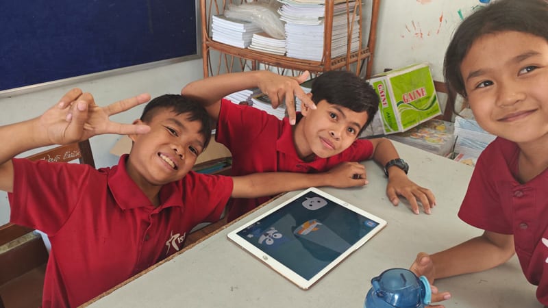 Some happy students using the Studycat app