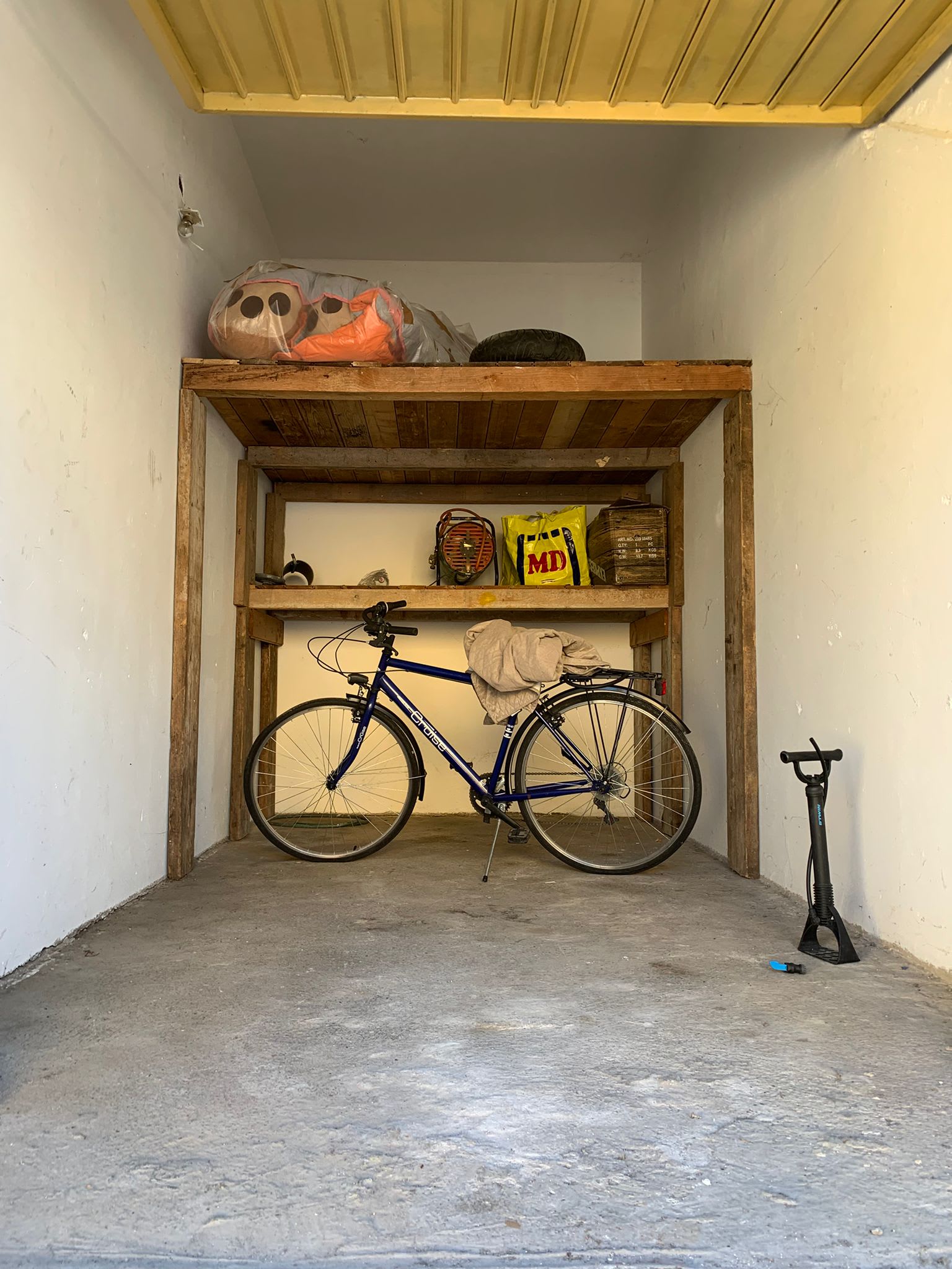 Garage con magazzino/cantina in vendita a Dossobuono