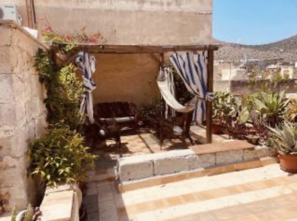 Favignana, in centro zona strategica, appartamento con terrazza. — 13