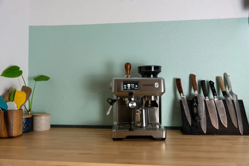 Best Espresso Machines with Built-In Grinder (2026)