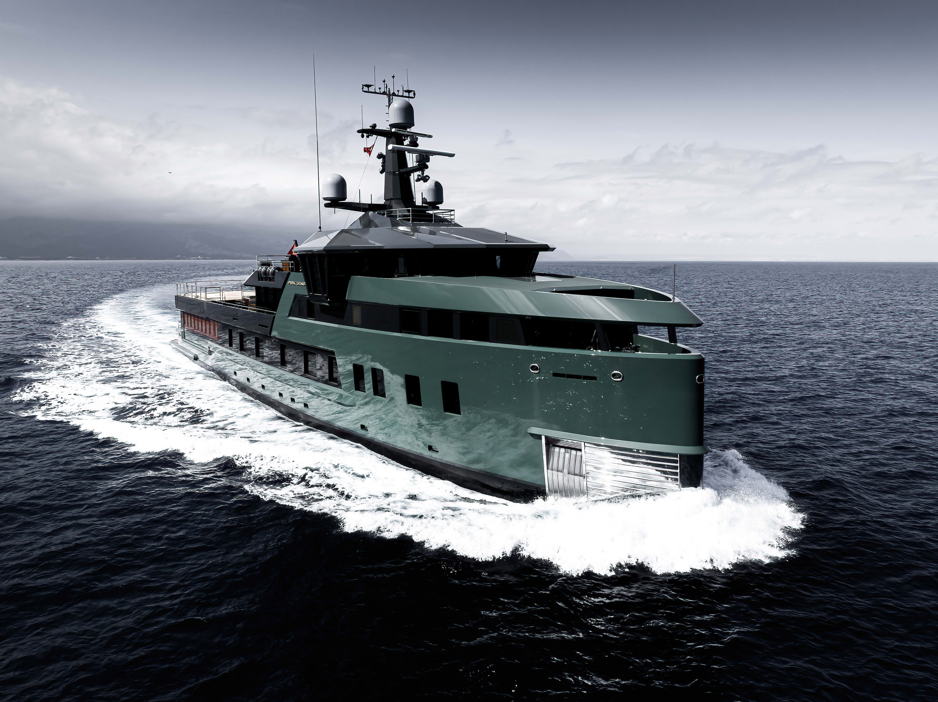 expedition yacht