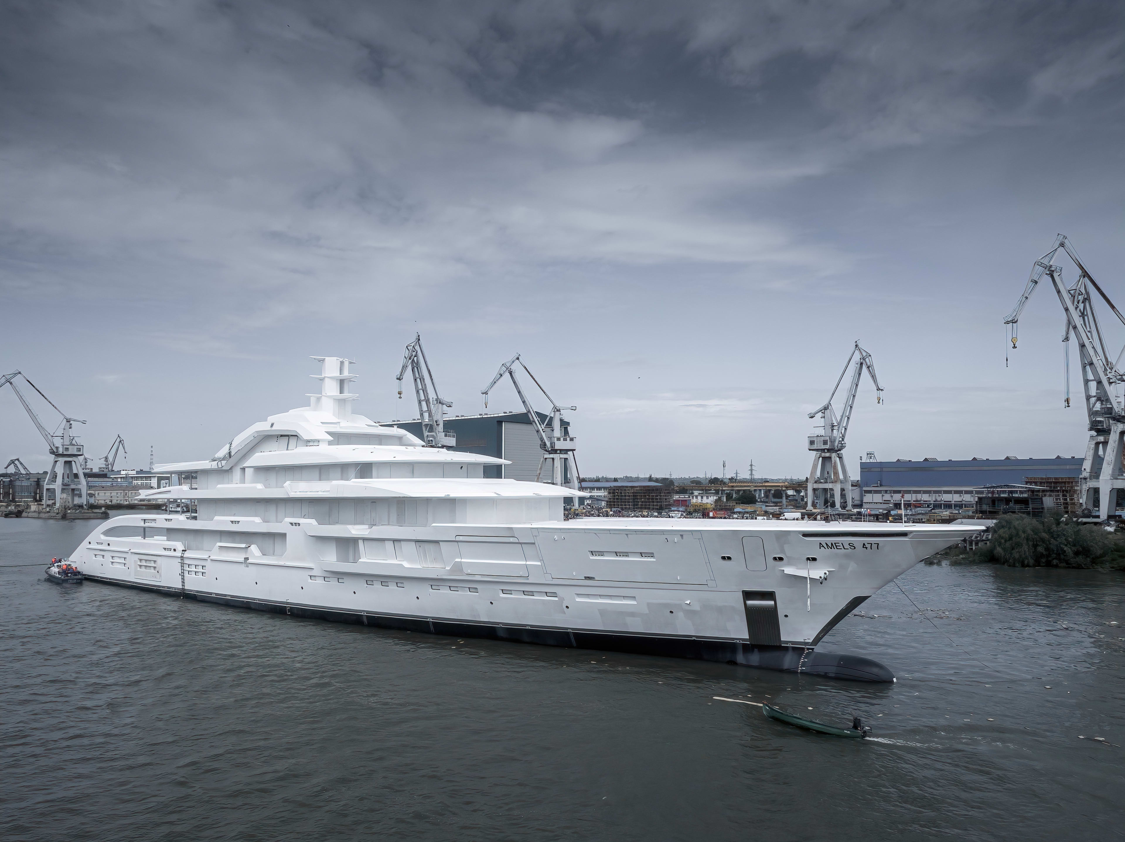 Amels 120 Full Custom arrives in Vlissingen