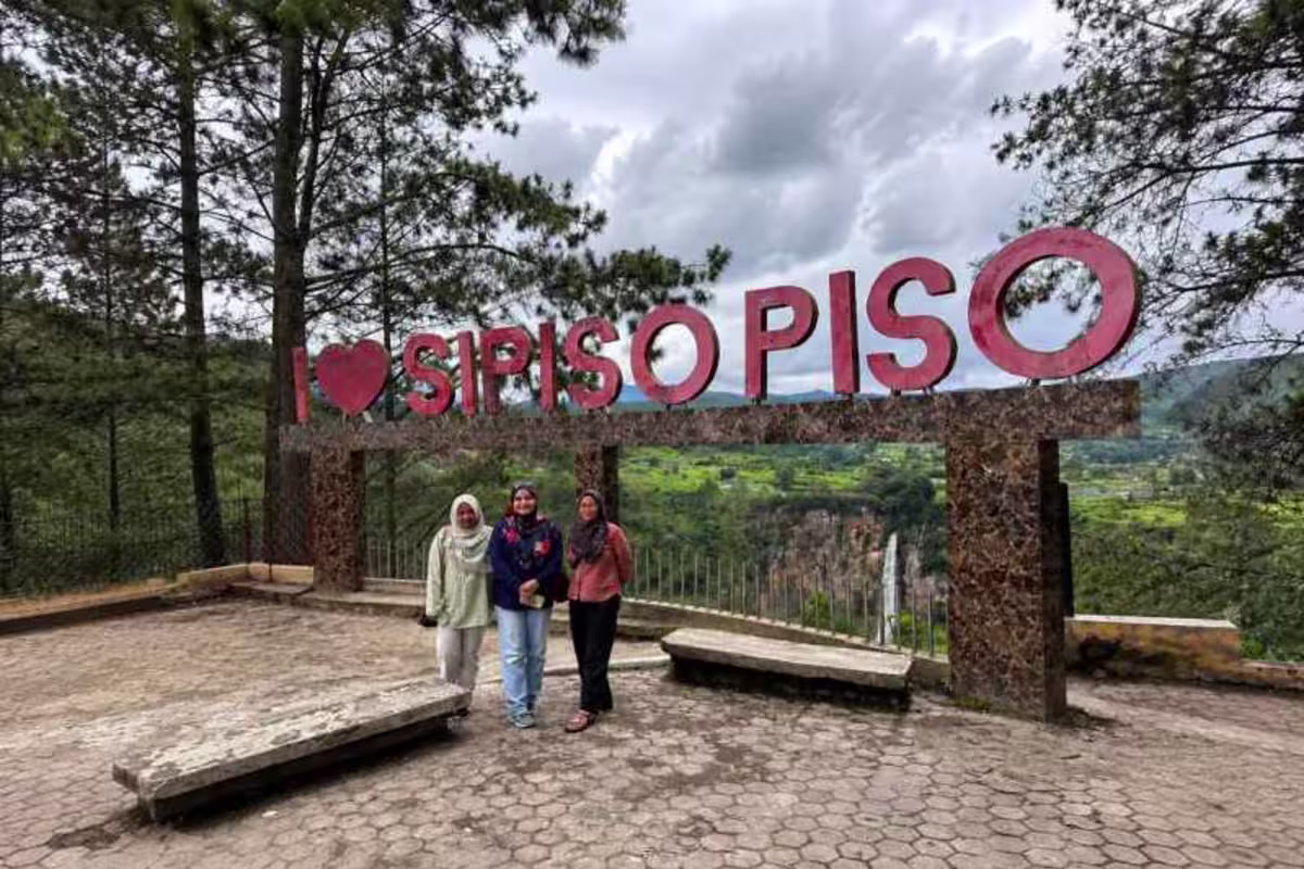 Medan Lake Toba Premium Tour - View 1