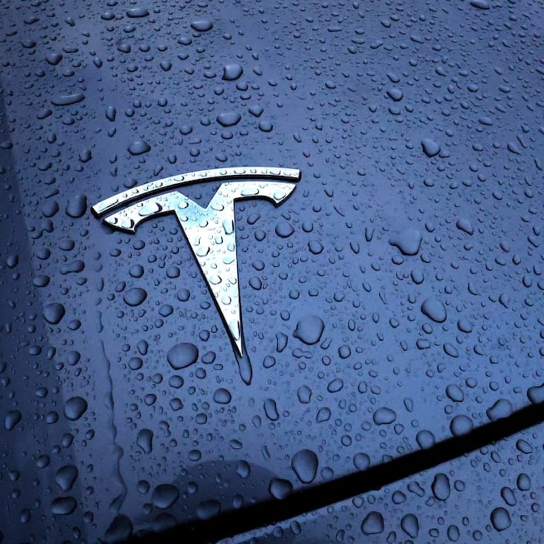 Tesla Rilis Model Lebih Murah dan Layanan Otonom Berbayar Tahun 2025