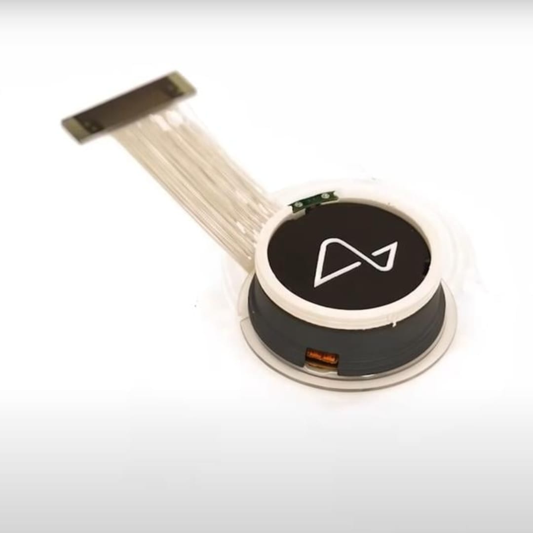 Neuralink Tunjukkan Chip Otak Kendalikan Lengan Robotik Bagi Penyandang Disabilitas