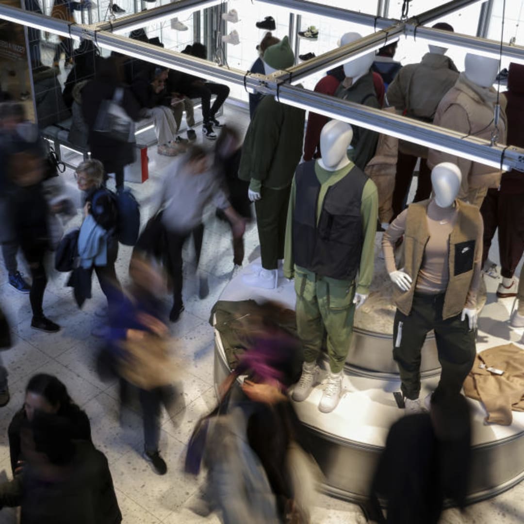 Tarif Impor Baru Trump Memukul Usaha dan Konsumen Amerika Lebih Berat