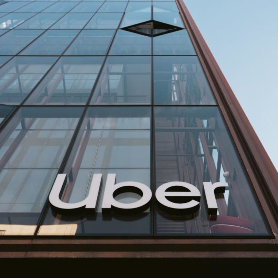 Uber Laporkan Pendapatan Kuartal Terlemah, Tantangan Biaya Asuransi dan Inovasi Baru